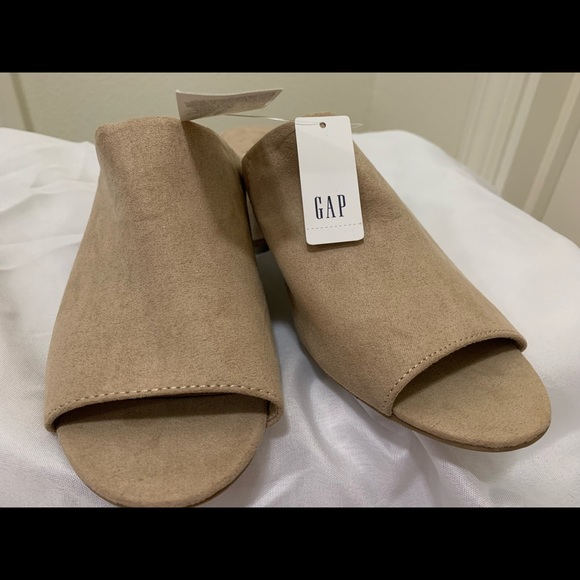 Gap; Suede Open-toe block heel mules; soft tan/nude; size 9; brand new with tag - Picture 2 of 9